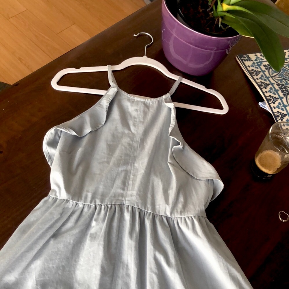 Adorable cotton dress with open back